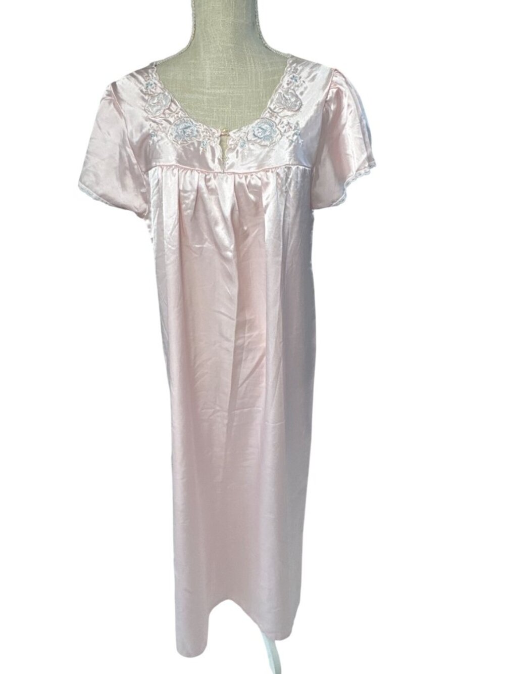Vintage 70s 80s Ilise Stevens Pink Satin Nightgown With Floral Lace & Puff Sleev
